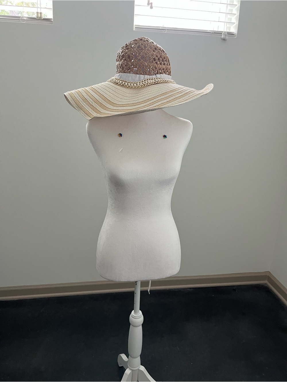 Women’s Wide-Brim Straw Sun Hat - Natural/Tan